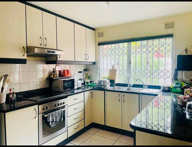 2 BEDROOM APARTMENT FOR SALE IN GLENWOOD